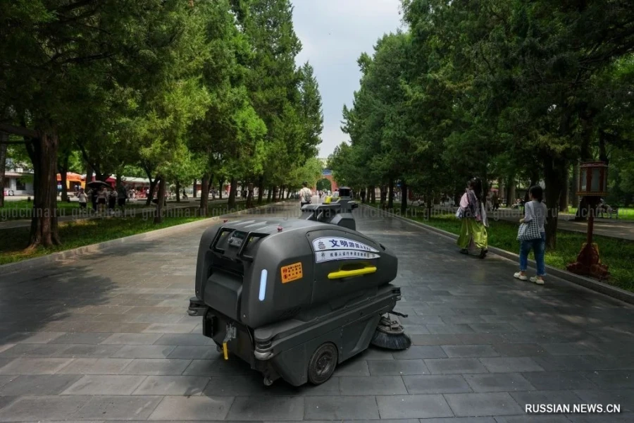 Роботы вышли на работу в пекинских парках