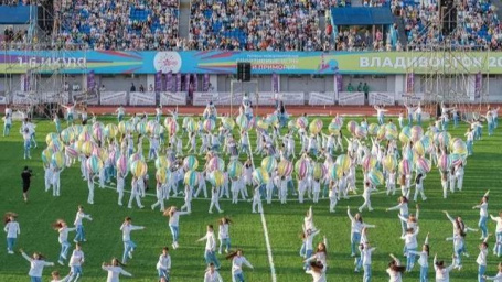Китайский спортсмен победил в беге на 200 метров на международных спортивных играх "Дети Приморья"
