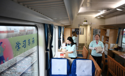 В Китае в поезде появилась библиотека