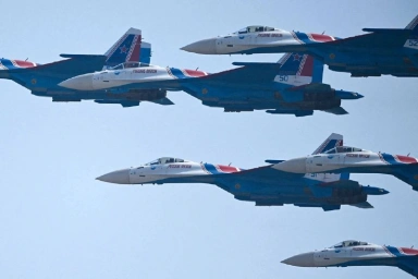 Российские пилотажные группы снова продемонстрируют своё мастерство в небе Китая.