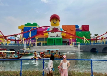 В Шанхае начался тестовый запуск тематического парка Legoland.