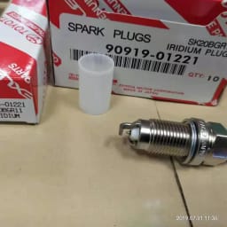 Свеча зажигания 90919-01221