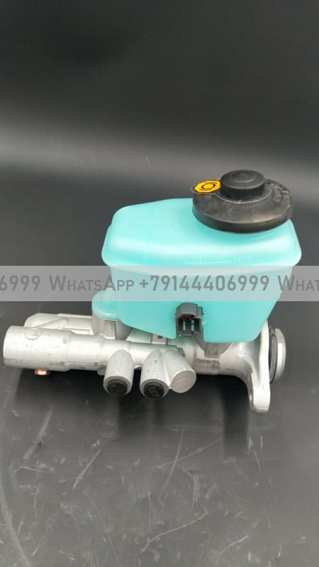 Главный тормозной цилиндр Toyota Land Cruiser Prado, Hilux Surf 47201-3D380