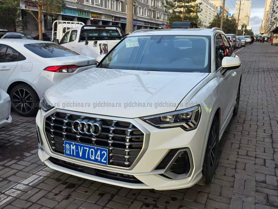 AUDI Q3
